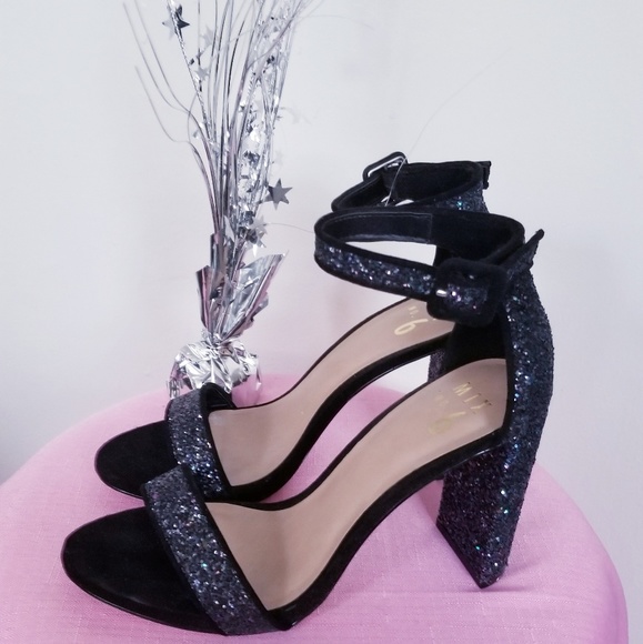 NEW ARRIVALS - Picture 6 of 8